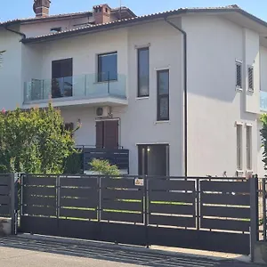 Snorky Apartment Azzano San Paolo