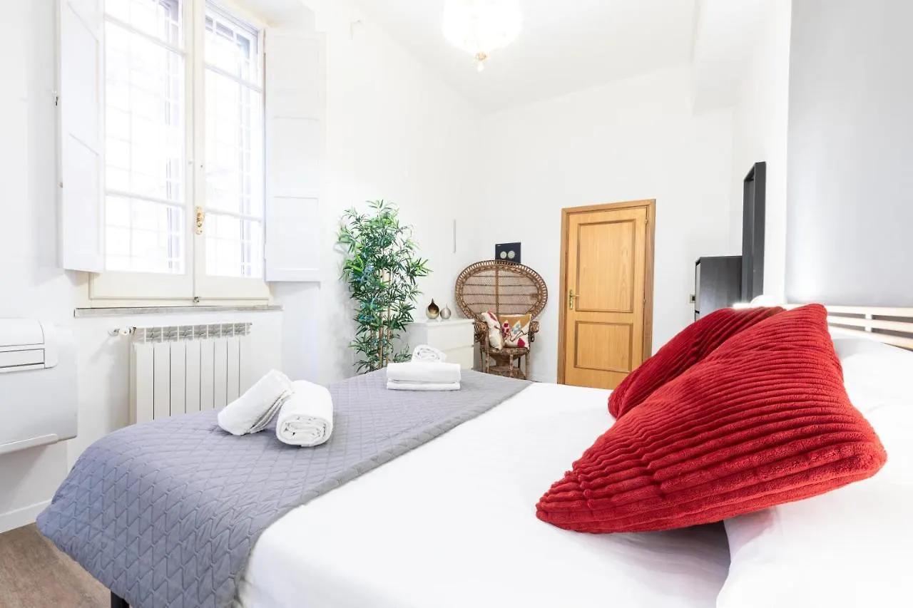 Toniolo Two Bedroom Two Bath Rome Italy
