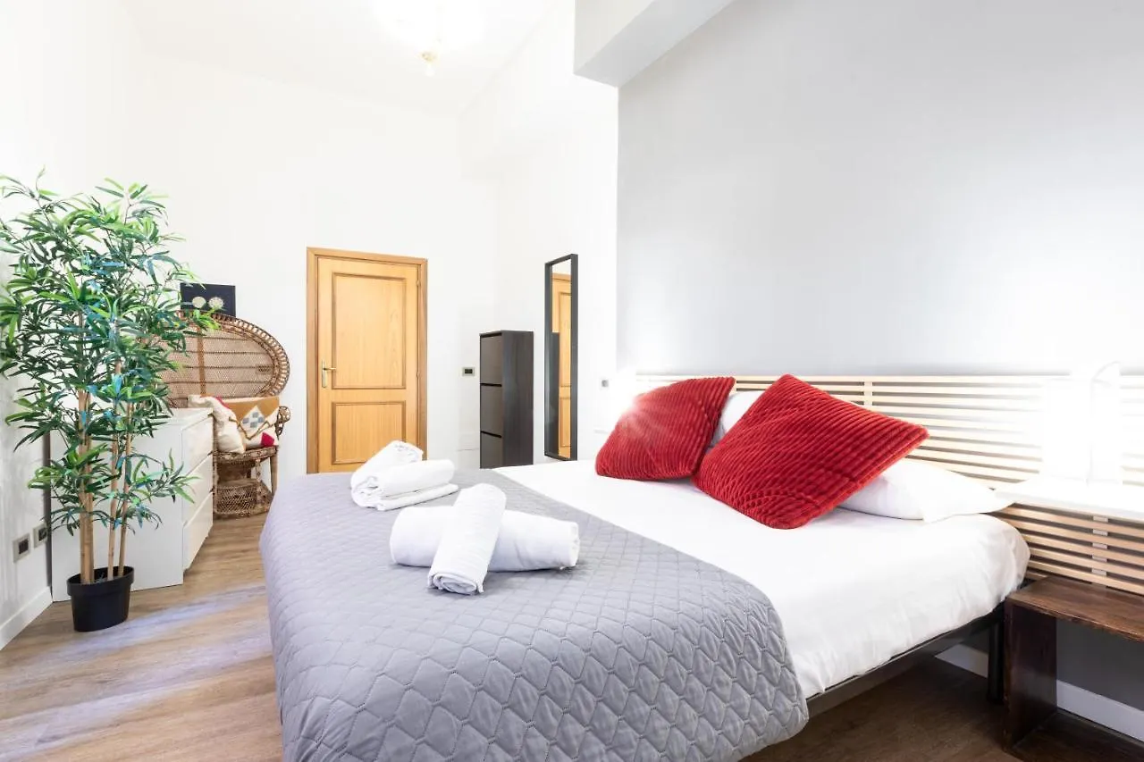 Toniolo Two Bedroom Two Bath Rome 0*,  Italy